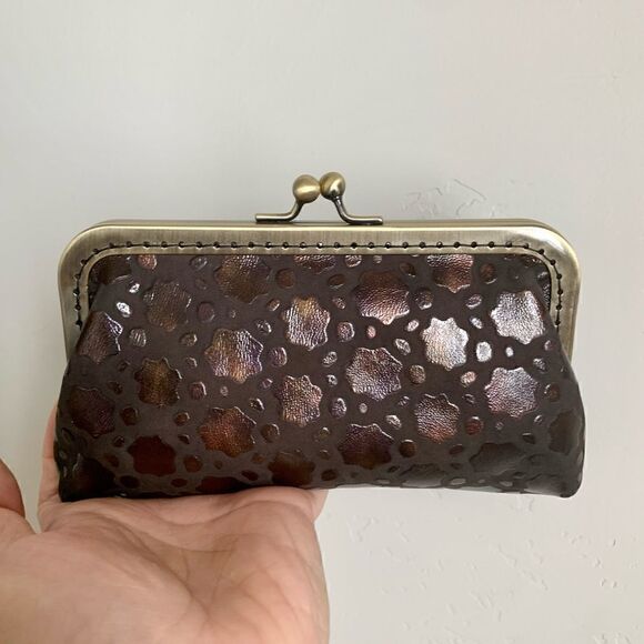 Handmade Vintage style Genuine Embossed Leather Kisslock Mini Clutch/Crossbody - Picture 5 of 15